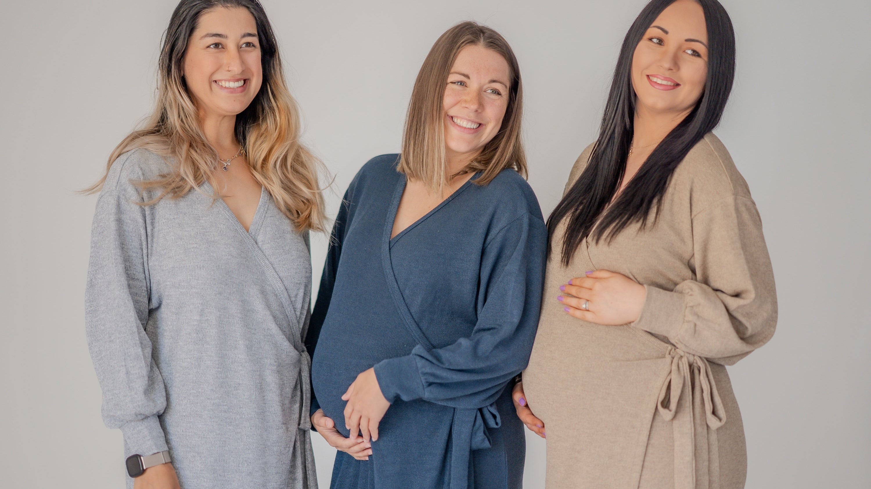 From Couch to Coffee Date - Transitional Autumn Outfits for Mums